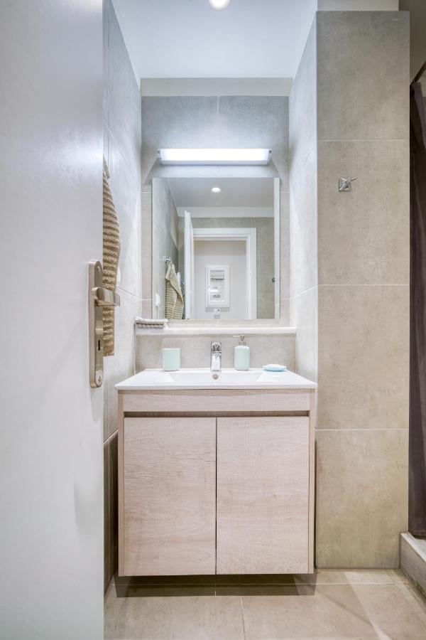 Lovely Sunlit Central Athens 2 Bedroom 2 Bathroom Condo Экстерьер фото